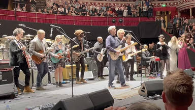 Eric Clapton, Kirk Hammett o Johnny Depp comparten escenario: el tributo más estelar a Jeff Beck