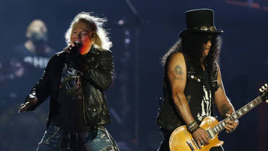 El gran esfuerzo de Axl Rose (Guns N' Roses) para recuperar su voz: “Lo está pasando muy mal”