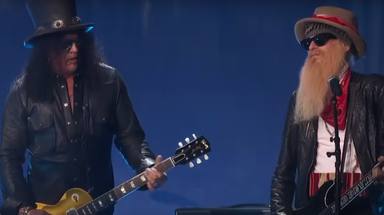VÍDEO: Slash y Billy Gibbons tocan “Simple Man” y “Sweet Home Alabama” en honor a Gary Rossington