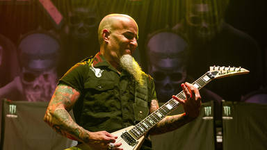 Scott Ian anuncia novedades sobre el próximo álbum de Athrax: “Me gustaría pensar que para Navidad…”