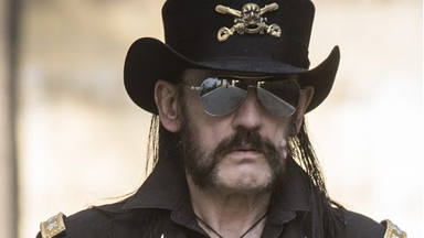 El bestial homenaje a Lemmy Kilmister (Motörhead) que ha aparecido en Bilbao