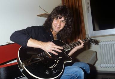 El verdadero motivo por el que Eddie Van Halen prefería que sus guitarras estuviesen "un poco desafinadas"