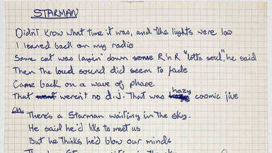 David Bowie escribía a bolígrafo la letra de 'Starman' en los setenta y se ha vendido por más de 227 mil euros