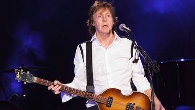 Cuando Paul McCartney confundió un paquete bomba con un regalo de cumpleaños: "Te amo"