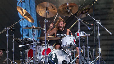 Taylor Hawkins, el icónico baterista de Foo Fighters, ha fallecido