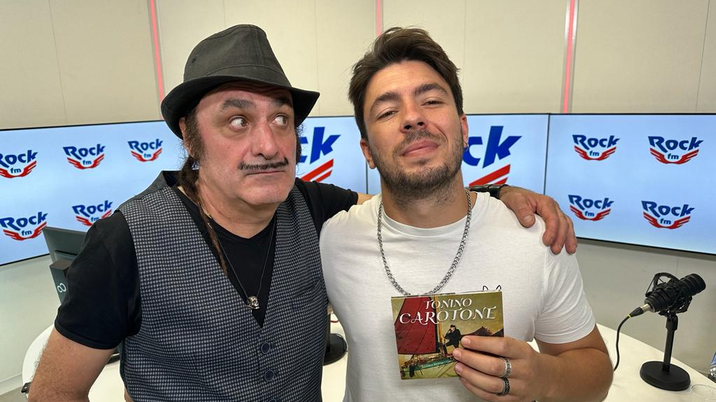 Tonino Carotone visita RockFM con su 'Etiliko Romantiko': "È un mondo difficile, pero de vita intensa"