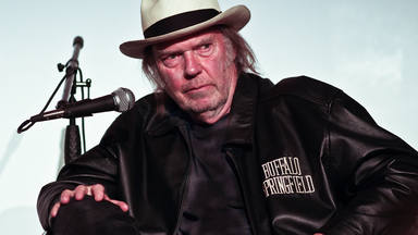 Si donde tú vives hay granjas industriales, olvídate de escuchar en directo a Neil Young...