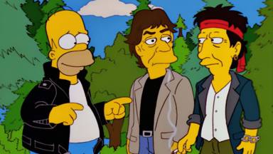 ¿Te acuerdas de cuándo los Rolling Stones llevaron a Homer Simpson a un Rock Camp? Hoy se cumplen 20 años