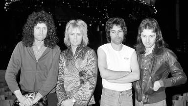 Brian May, Roger Taylor, Freddie Mercury y John Deacon en 1977