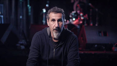 Serj Tankian (System of a Down) desvela lo que más miedo le da que le hagan los fans: “Me acojona”