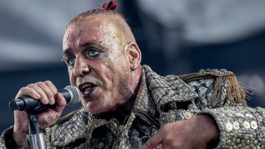 Estas son las imágenes de Till Lindemann (Rammstein) siendo arrestado por la policía rusa
