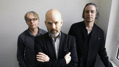 R.E.M. y una banda de moteros para recuperar una guitarra robada: “O 10.000 euros o 30 años de cárcel”