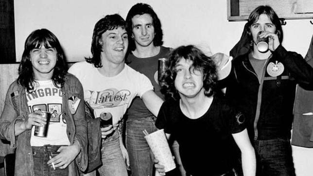 Mark Evans relata cómo fue su brutal despido de AC/DC: "Me enteré de que me echaban en mi cumpleaños" - Al día - RockFM