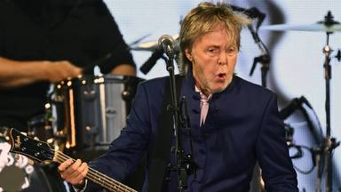 Tras 7 horas esperando para ver a Paul McCartney en primera fila se desmaya: “Al borde de la hipotermia"