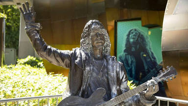 La estatua de Chris Cornell (Soundgarden) en Seattle sufre un devastador ataque
