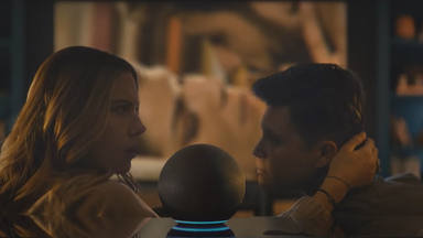 Scarlett Johansson y el “Little Lies” de Fleetwood Mac, en el anuncio más divertido de la Super Bowl