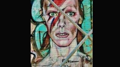 Un artista urbano puede ser penalizado por las autoridades por su retrato a Bowie