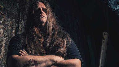 El cantante de Cannibal Corpse hace una donación “tan suave” que no te creerás que haga death metal