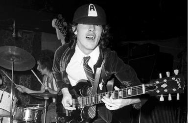El músico que más inspiró a Angus Young (AC/DC): "Lo que él hacía con la voz, yo lo hago con la guitarra"