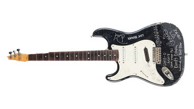 Descubre la guitarra ROTA de Kurt Cobain que se ha vendido por 600.000 euros