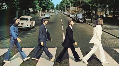 La icónica imagen de 'Abbey Road' (The Beatles) cumple 54 años: así rozó Paul McCartney el atropello