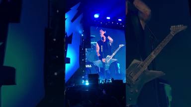 James Hetfield se rompe en concierto y es abrazado por todos los miembros de Metallica: “Me sentía viejo"