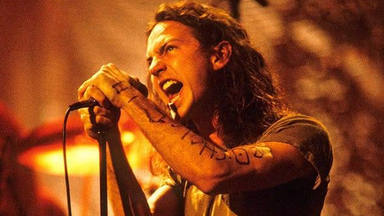 Eddie Vedder (Pearl Jam) se sube al escenario sin el permiso del médico: "No iba a perdérmelo"