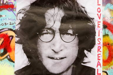Los poemas "sin sentido" de John Lennon que se vendieron por casi 150.000 dólares