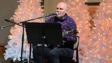La emocionante actuación de Billy Corgan (Smashing Pumpkins) en día de la muerte de su padre