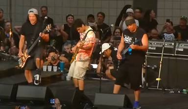 Robert Trujillo se reúne con su hijo y con su antigua banda... ¡y abren para Metallica!