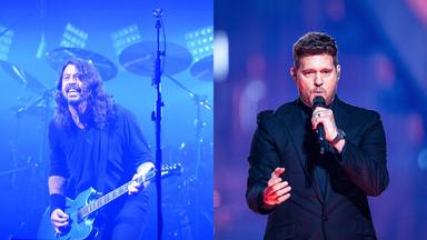 Los Foo Fighters más sorprendentes: sacan del público a Michael Bublé para tocar esta canción en directo
