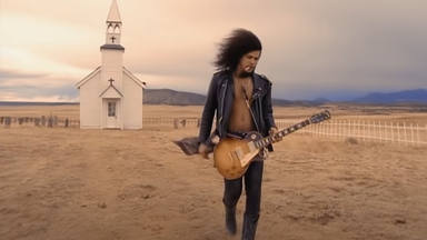 Slash (Guns N' Roses) pensó que iba a morir grabando el vídeo de “November Rain”: “Me resigné”