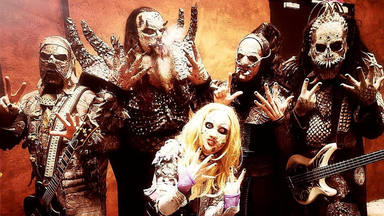 La acción más inesperada de Lordi: "Las vidas valen más que una barra de pintalabios"