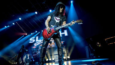 Slash “celebra” el 42 aniversario de la MTV: "Sinceramente, murió en los años noventa"