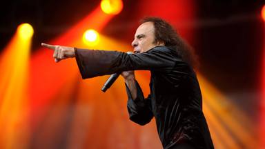 El guitarrista olvidado de Dio recuerda su gran fallo abriendo para Metallica: "En silencio delante de 10.000"